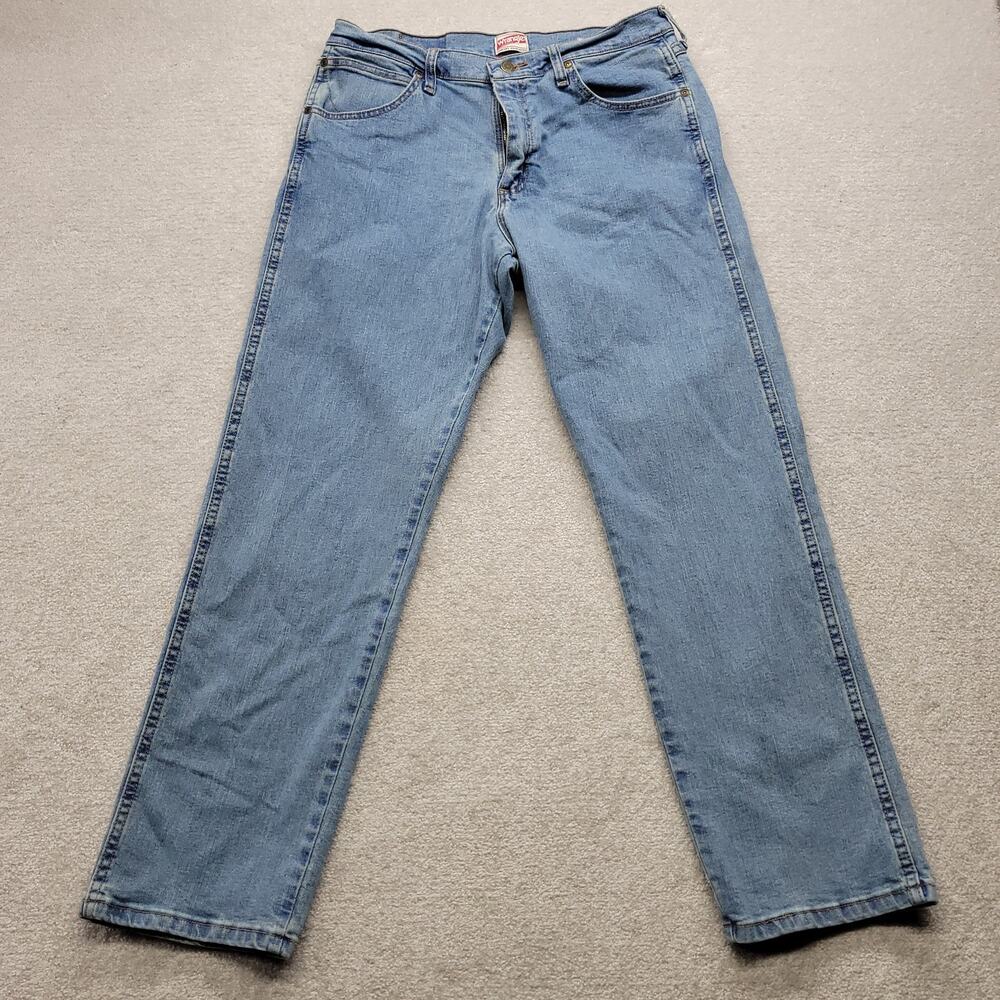 Wrangler Premium Quality Men’s 32x30 Straight Leg Jeans Light Wash Denim